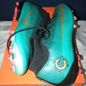 Cr7 soccer cleats size 10 used once